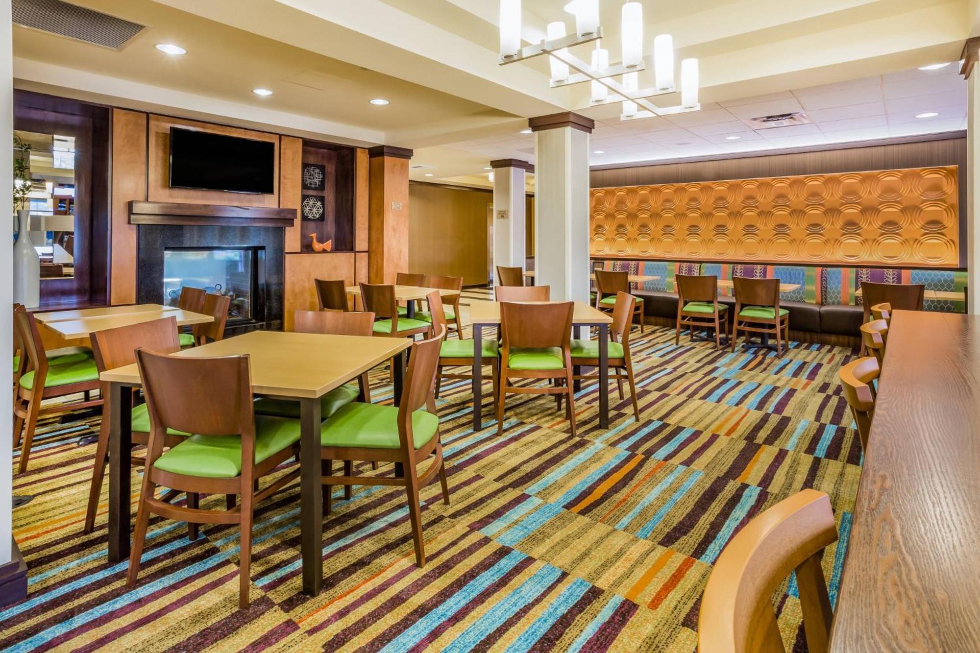 Fairfield Inn And Suites Turlock Exterior photo